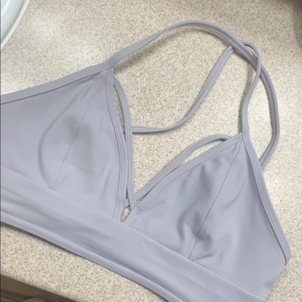 LULULEMON • CRISS CROSS • BRALETTE